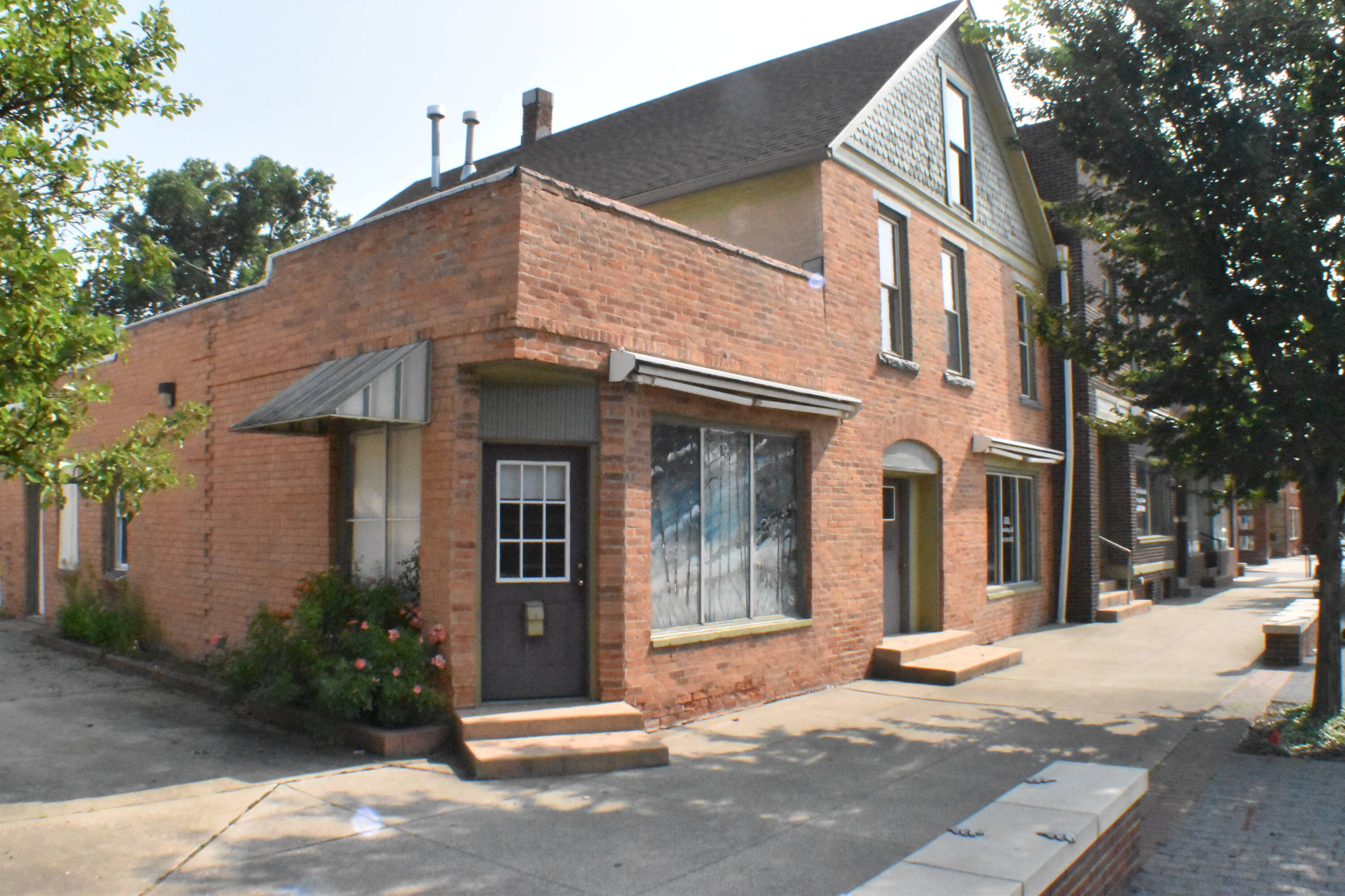 Commercial Property for Sale in Romulus Michigan 48174